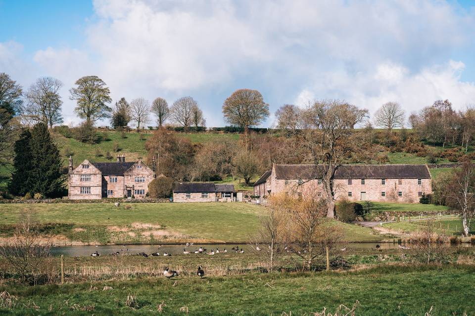 The Ashes Barns and Country House