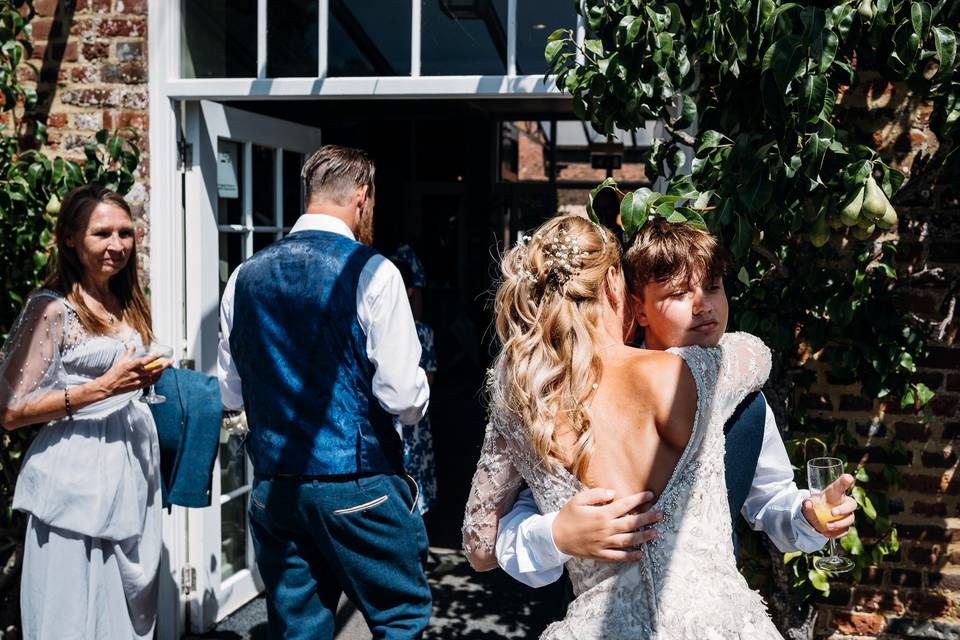 Bride and daughter