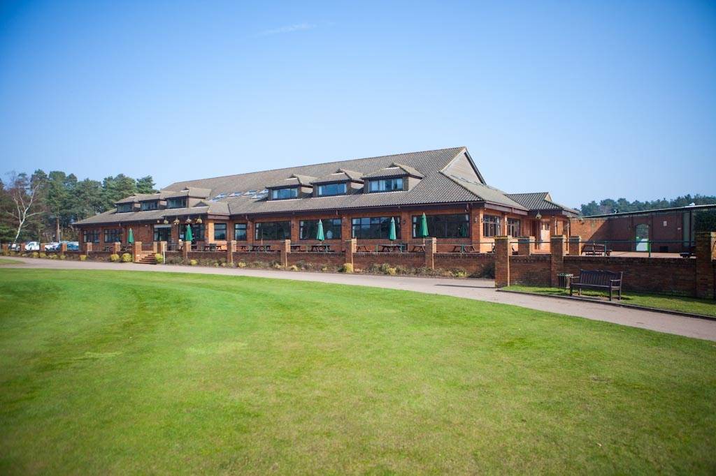 Pine Ridge Golf Club Frimley Green, Surrey - Updated prices | hitched.co.uk