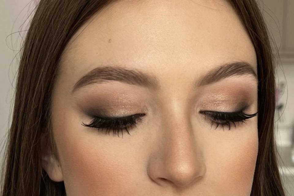 Champagne Prom glam