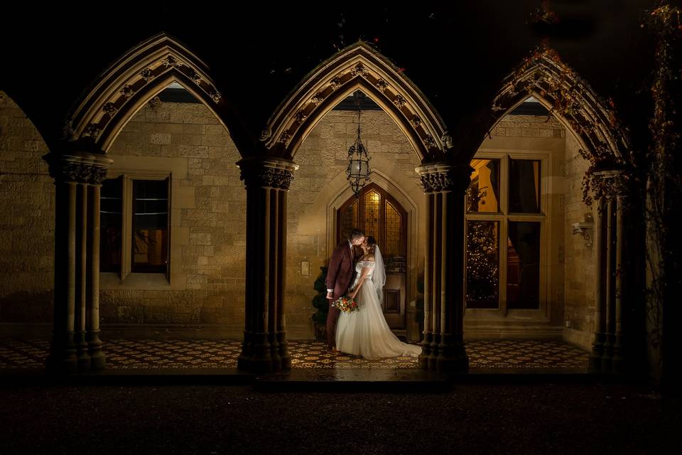 Kiss and arched windows