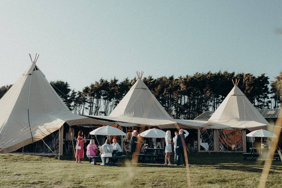 Our 3-hat tipi tent