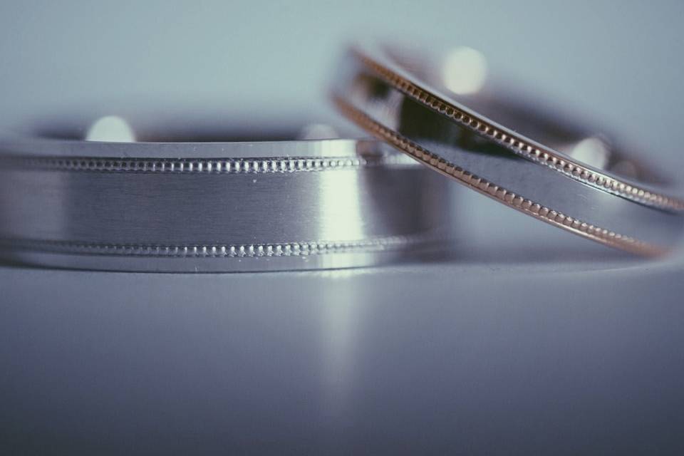 Millgrain edge wedding rings