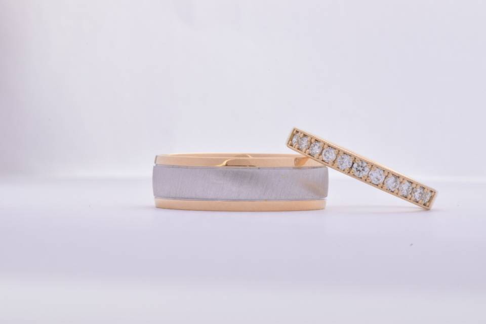 Two tone wedding ring