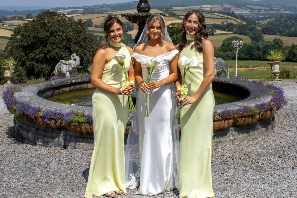 Bride & Bridesmaids fountain