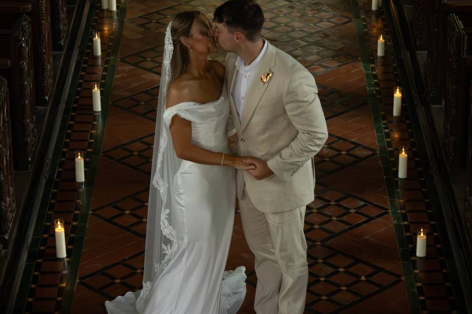 Bride & Groom Candlelight