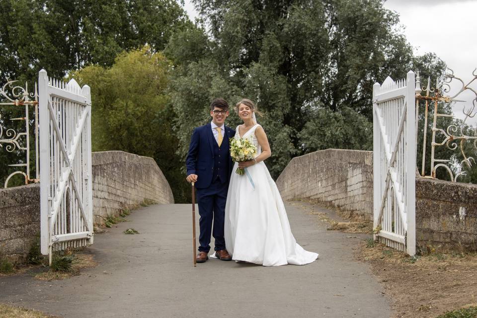 B & G bridge & gate
