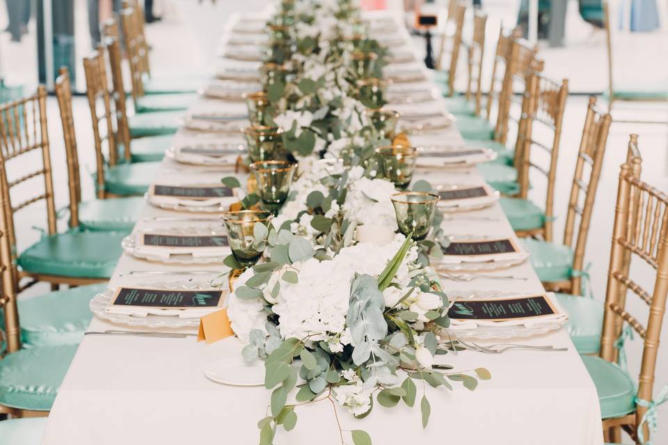 Foliage table runner