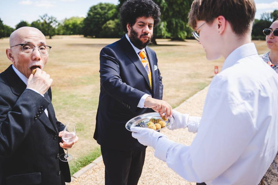 Groom and canapes2