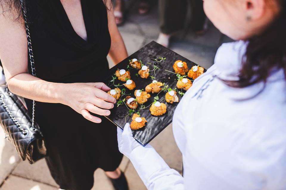 Serving canapés5