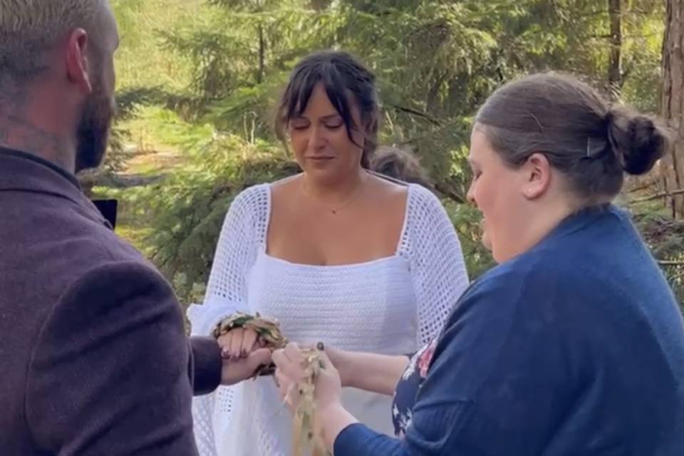 Handfasting 💚