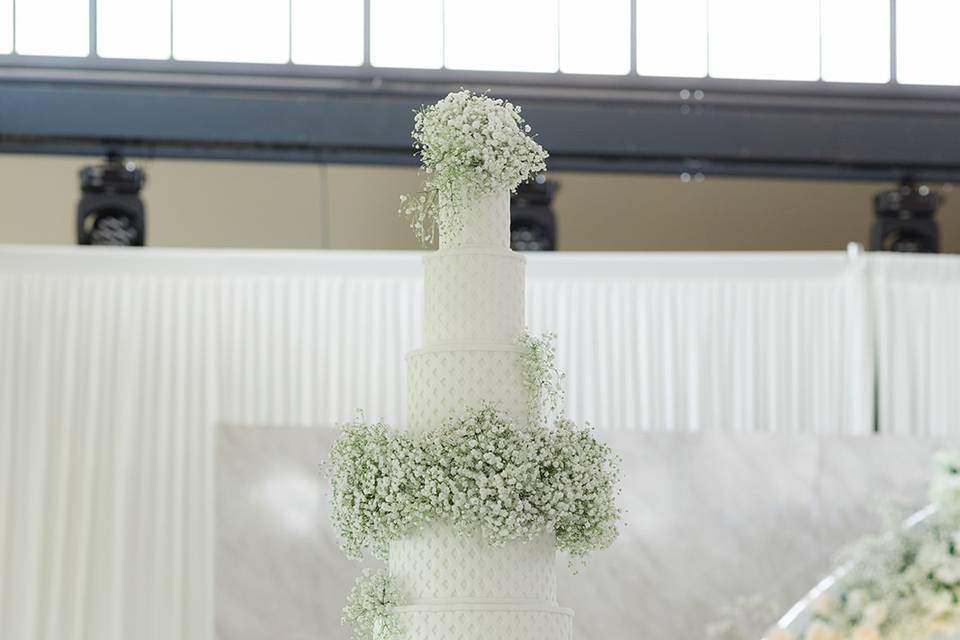 Luxury wedding cake design