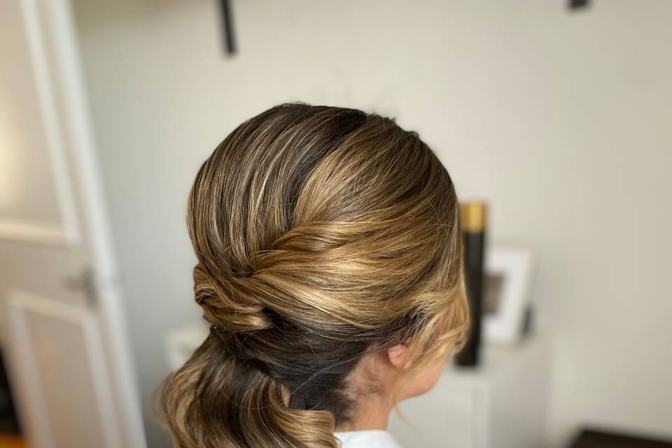 Lovely 1/2 up Bridal Hairstyle