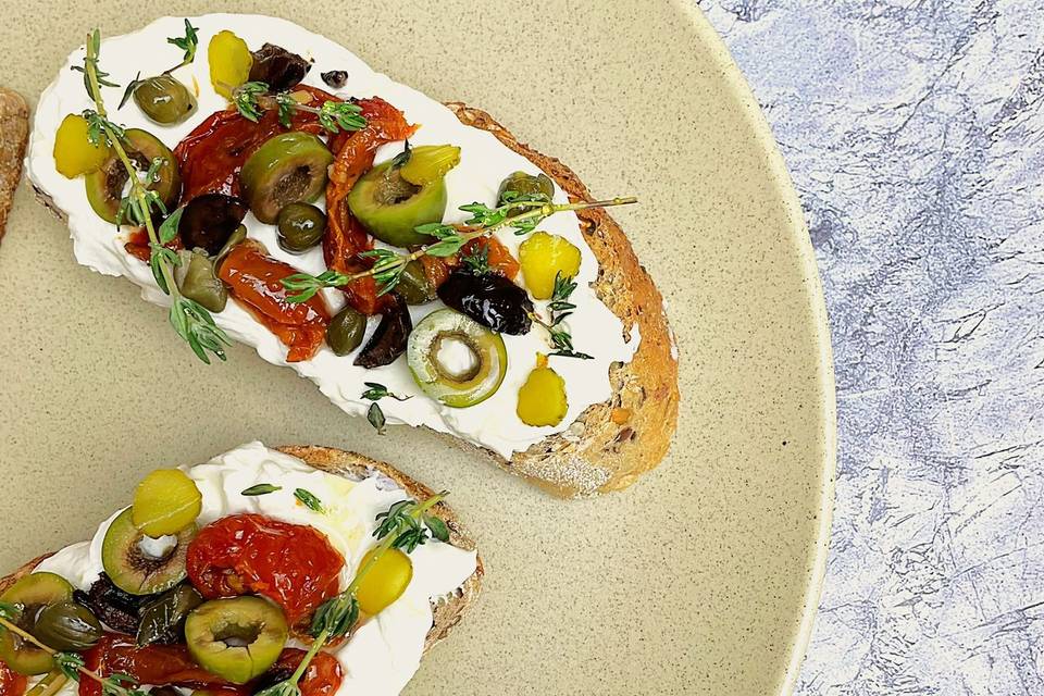 Whipped Goats cheese Bushetta