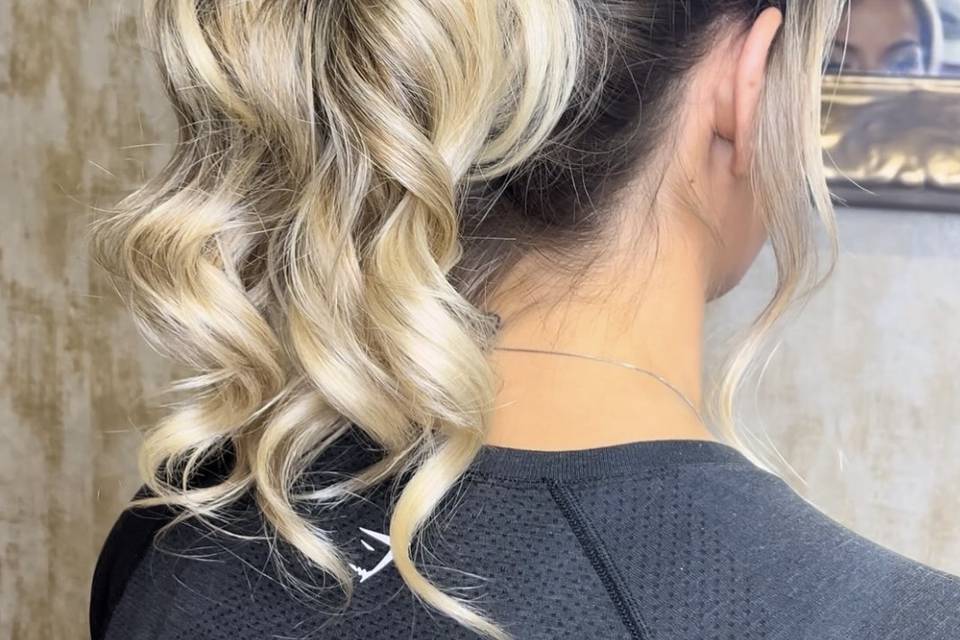 Wedding guest hair