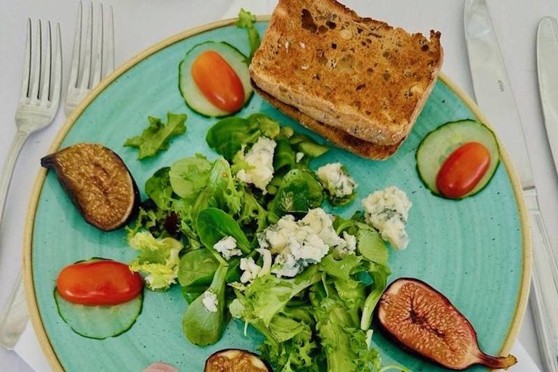 Honey roasted fig  salad