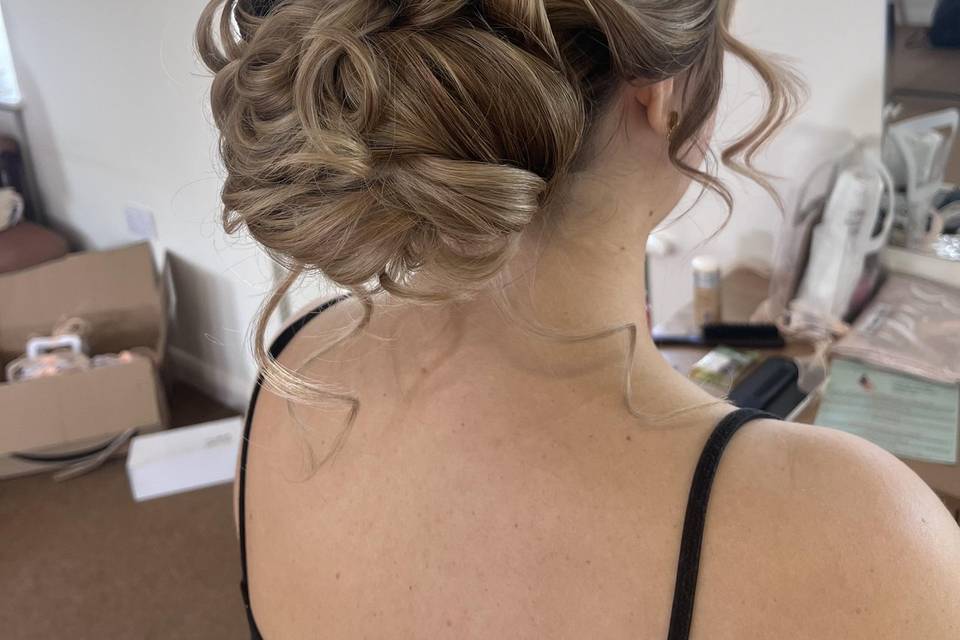 Thick hair bun