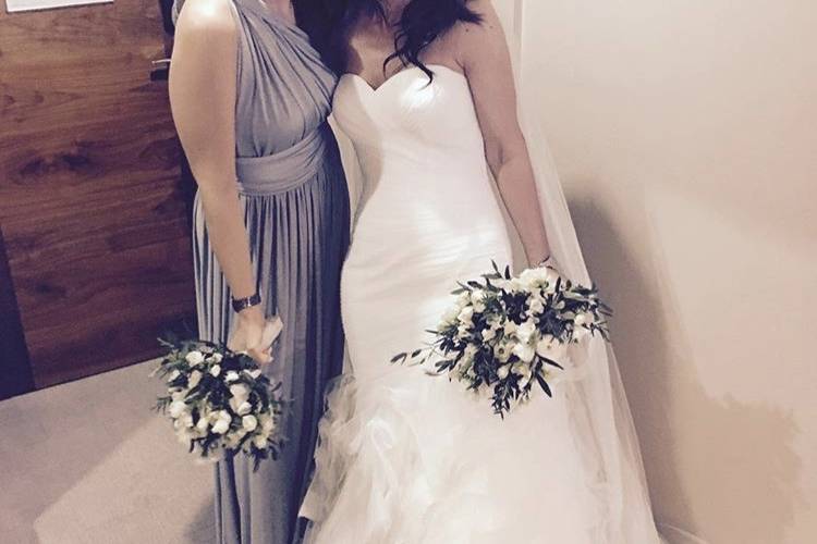 Bride & bridesmaid
