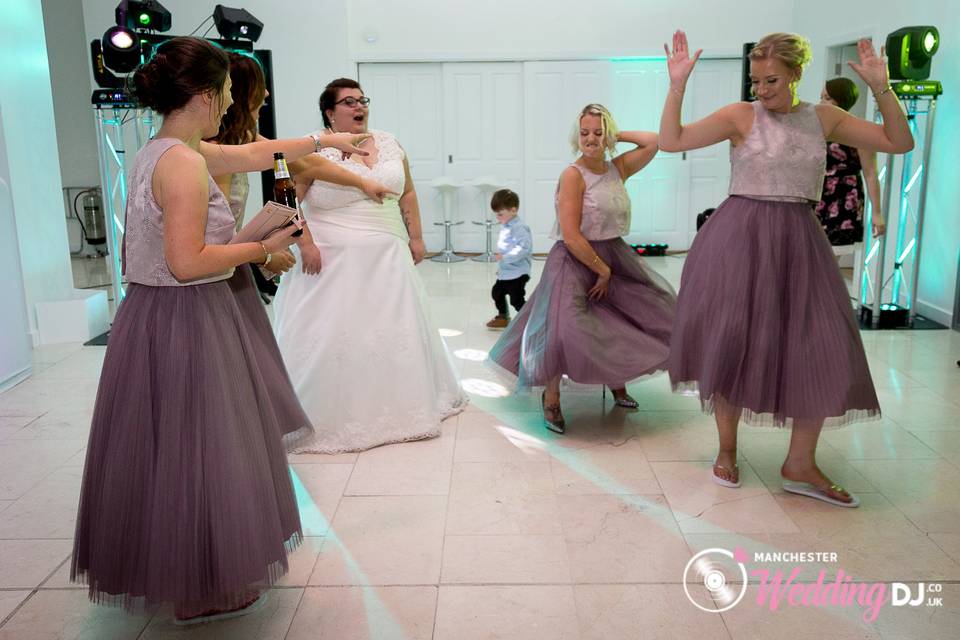 Its a bridesmaid dance off