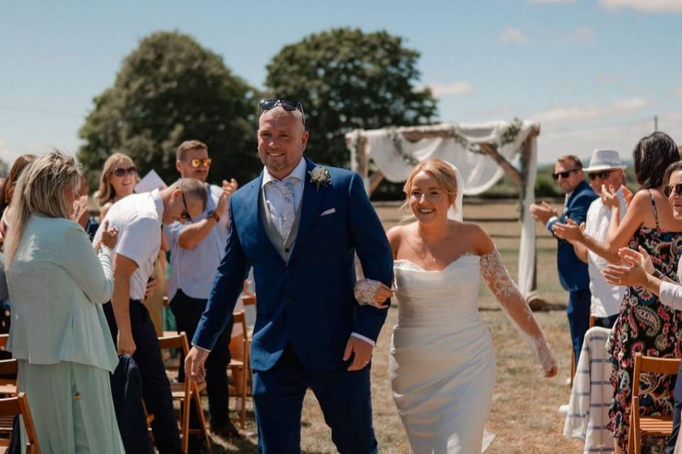 Summer’s day lawn wedding