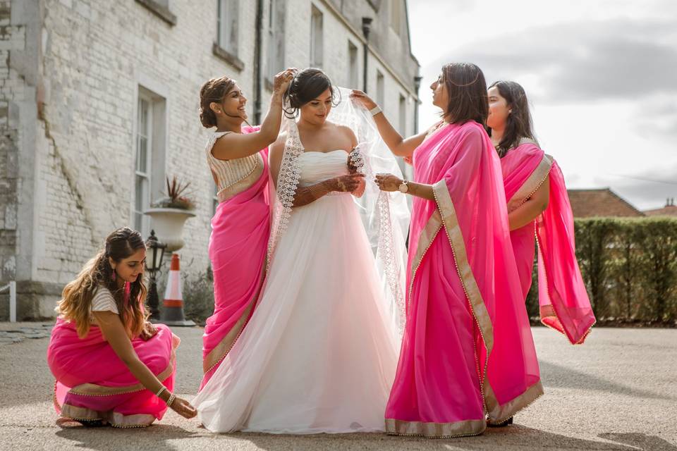 Sumera and her bridesmaids