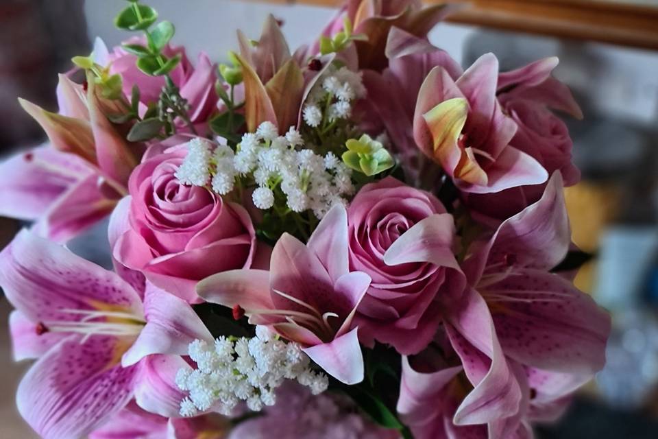 Bouquet of pink blooms