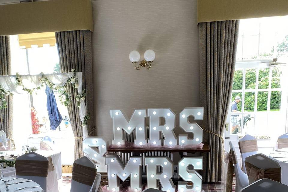 Mrs & Mrs letters