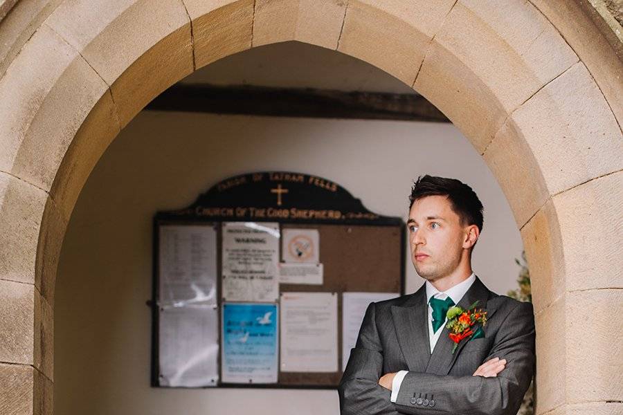 Best man waits for groom