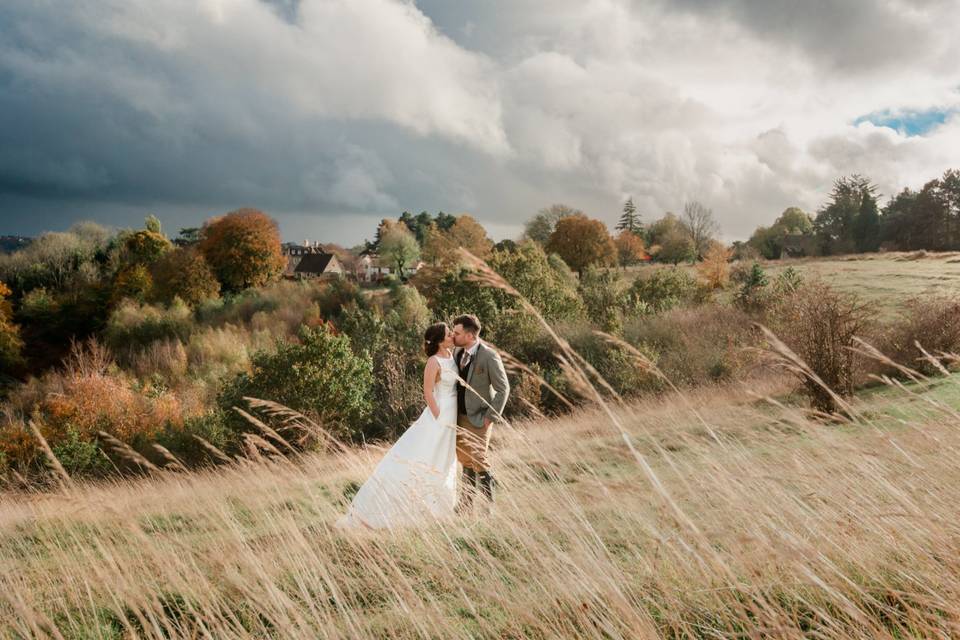 Bride and groom cotswolds
