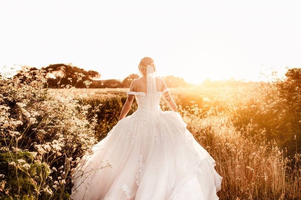 Cotswolds weddings.