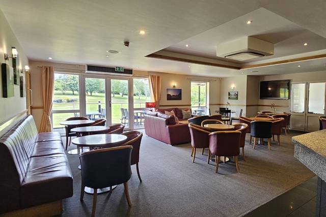 Balcony Bar (1st floor) 01