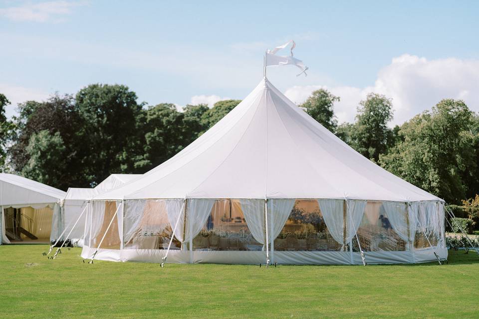 Side Curtain Wedding