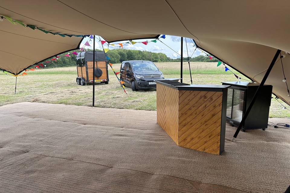Pop Up Bar & Horsebox Set up