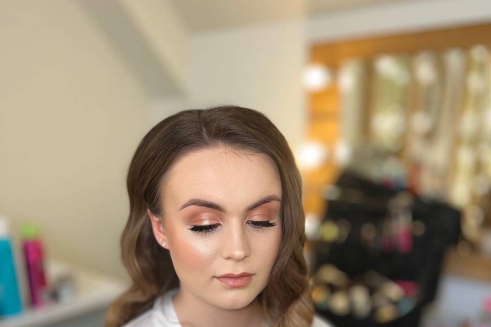 Soft glam bride