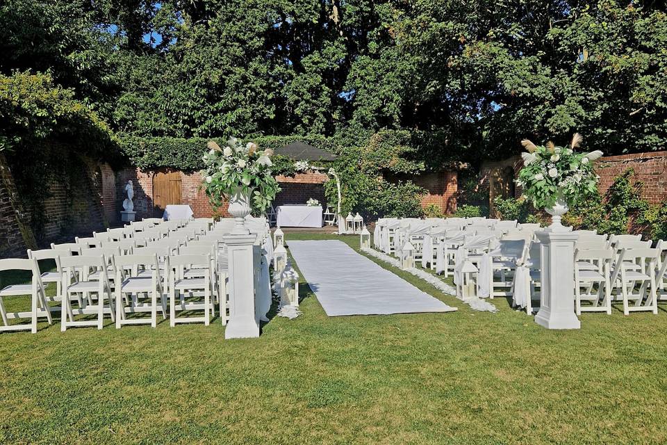 Outside ceremony with pillars