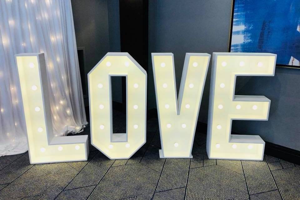 Crowne Plaza Solihull - Love letters