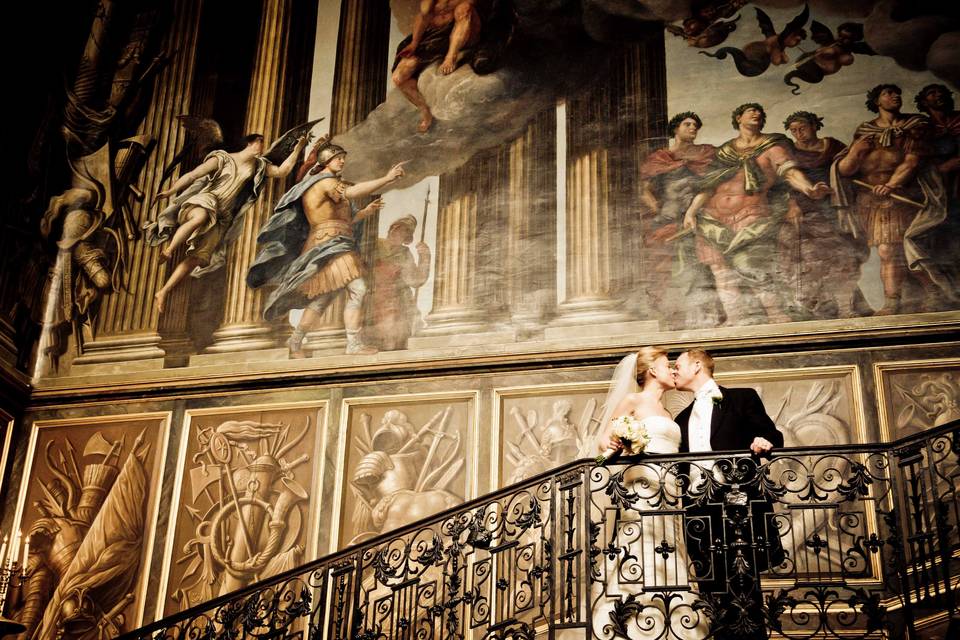 Kiss at Hampton Court Palace