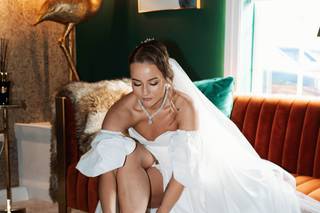 Anna Wise Makeup & Beauty