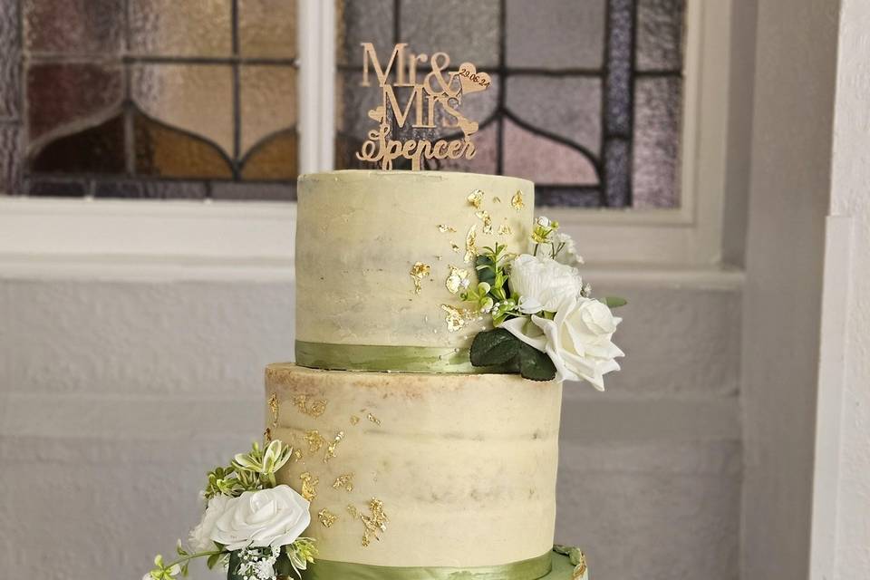 3 tier buttercream cake