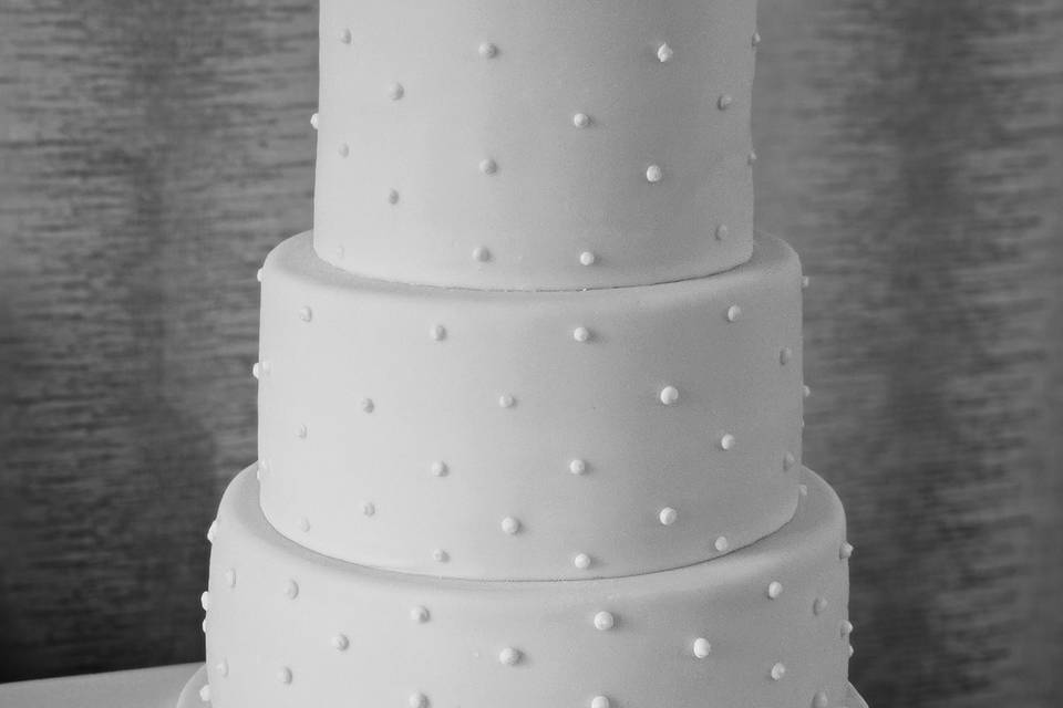 Fondant cake with piped dots