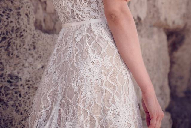 Delicate Lace Wedding Dress De