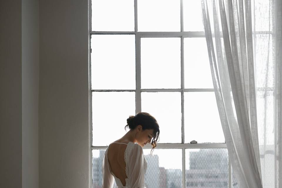 Elegant Open-Back Wedding Dres