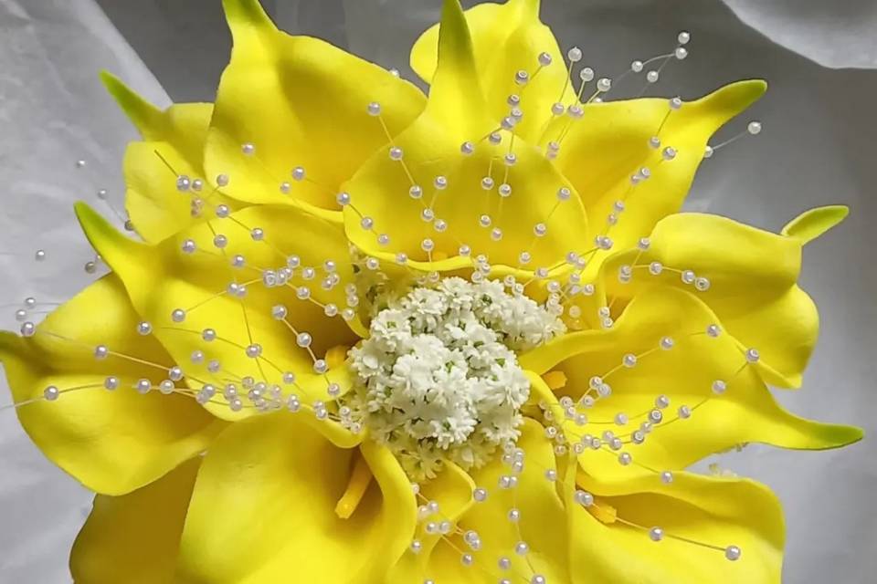 Lily and gypsophila bouquet