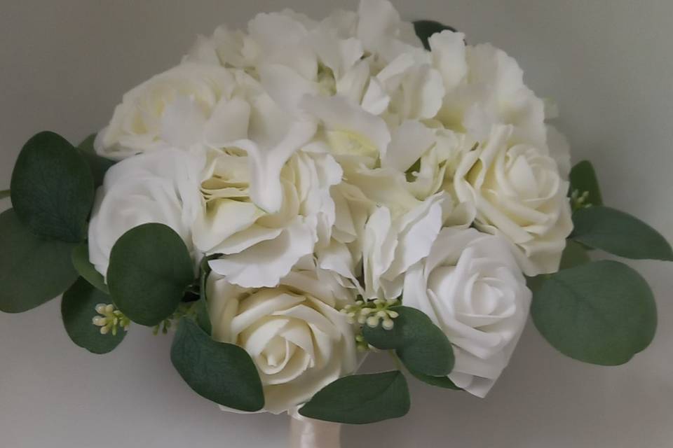 Ivory & White bride bouquet