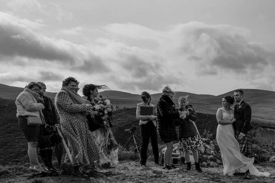 A very windy wedding in the mo