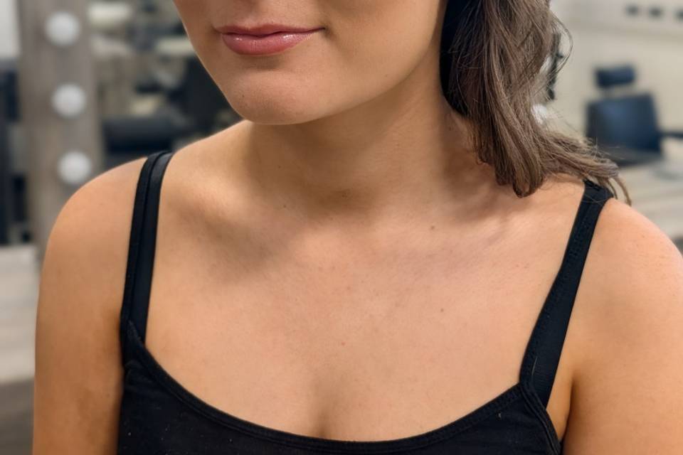 Prom makeup