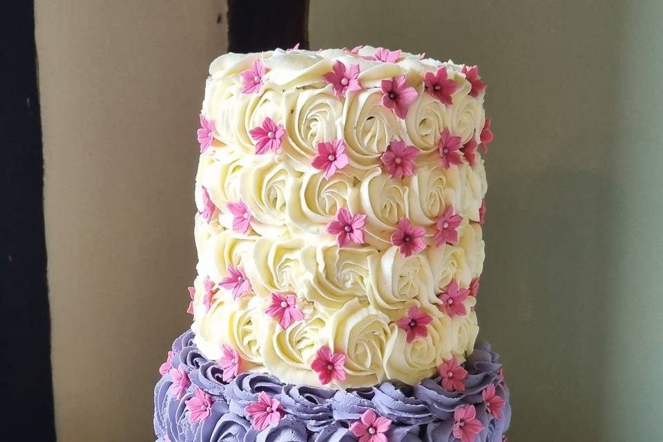 2 Tier Buttercream swirls