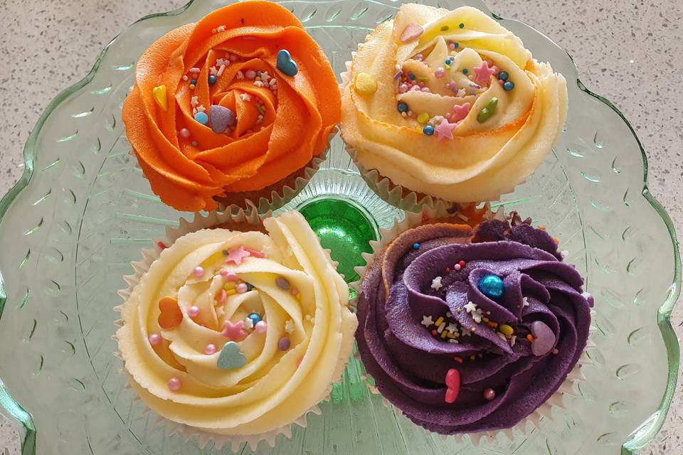 Floral cup cakes