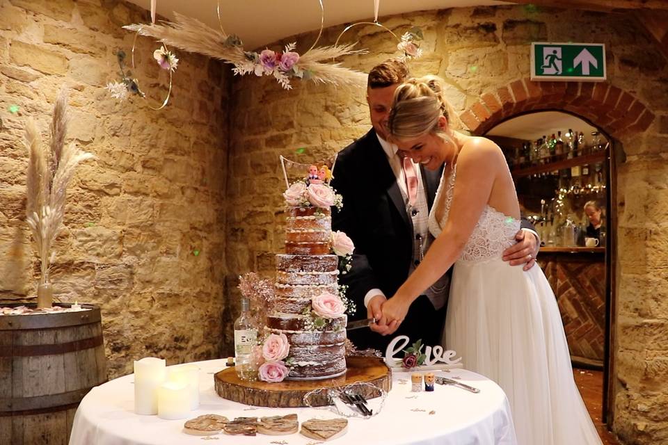 Charlotte & Shaun cake cut