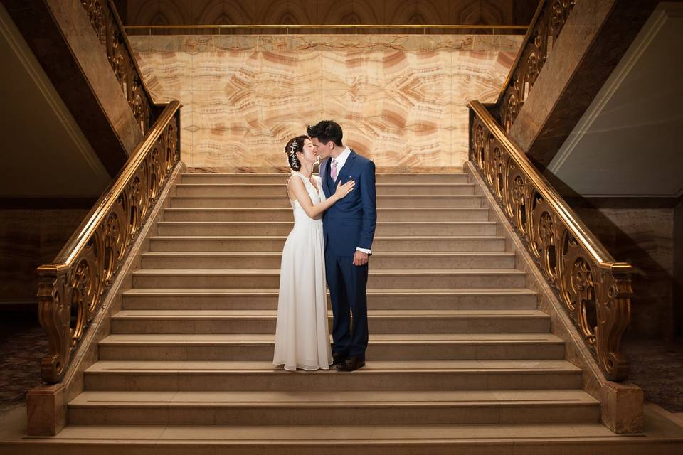 Kiss on the stairs